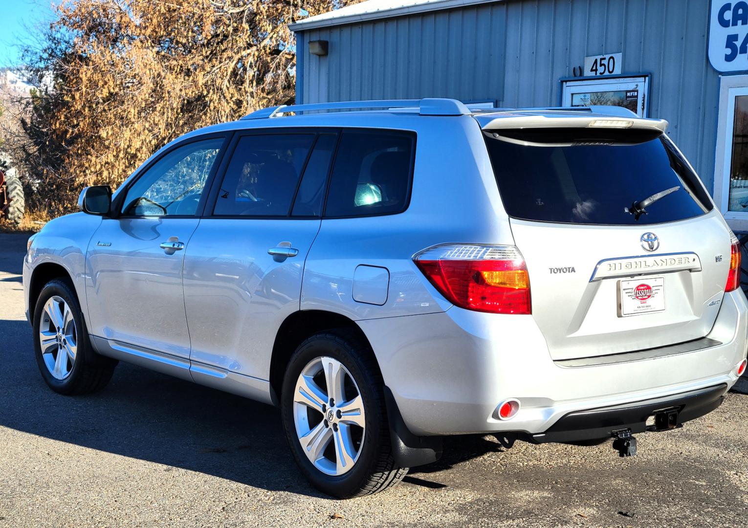 2008 Silver /Tan Toyota Highlander Limited (JTEES42A782) with an 3.5L V6 engine, Automatic transmission, located at 450 N Russell, Missoula, MT, 59801, (406) 543-6600, 46.874496, -114.017433 - Really Clean AWD SUV. 3rd Row Seating. Power Sunroof. Power Leather Seats. Heated Seats. Navigation. Backup Camera. Bluetooth. Air. Cruise. Tilt. Timing Chain not a timing belt. Clean Carfax. - Photo#2